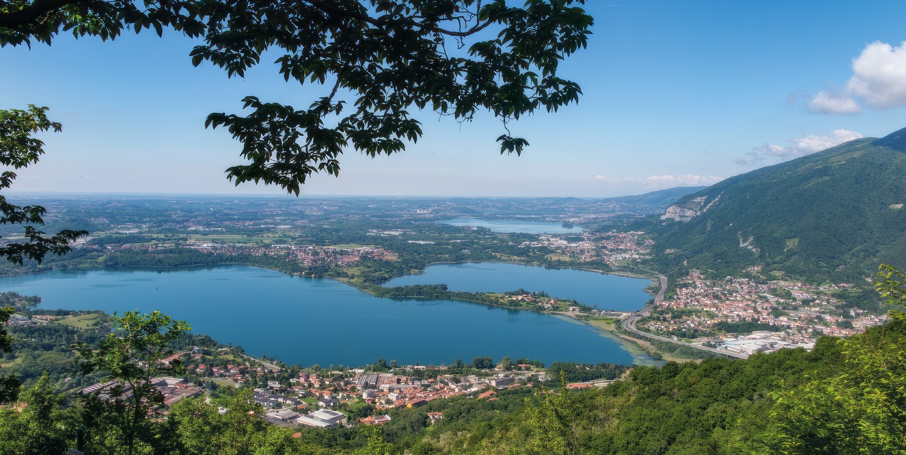 Panorama del lago e delle vallate del territorio lecchese